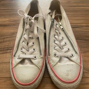 Converse Chuck Taylor Low top with Zip closure
